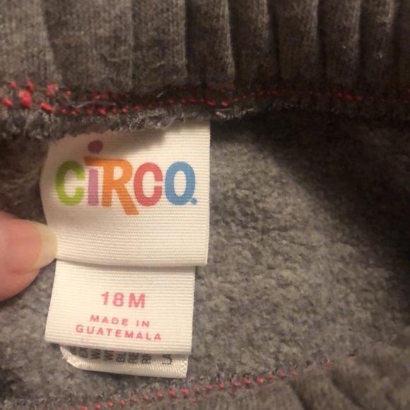 2 Pairs of Circo girl’s sweatpants with bows, 18 months - Picture 6 of 7